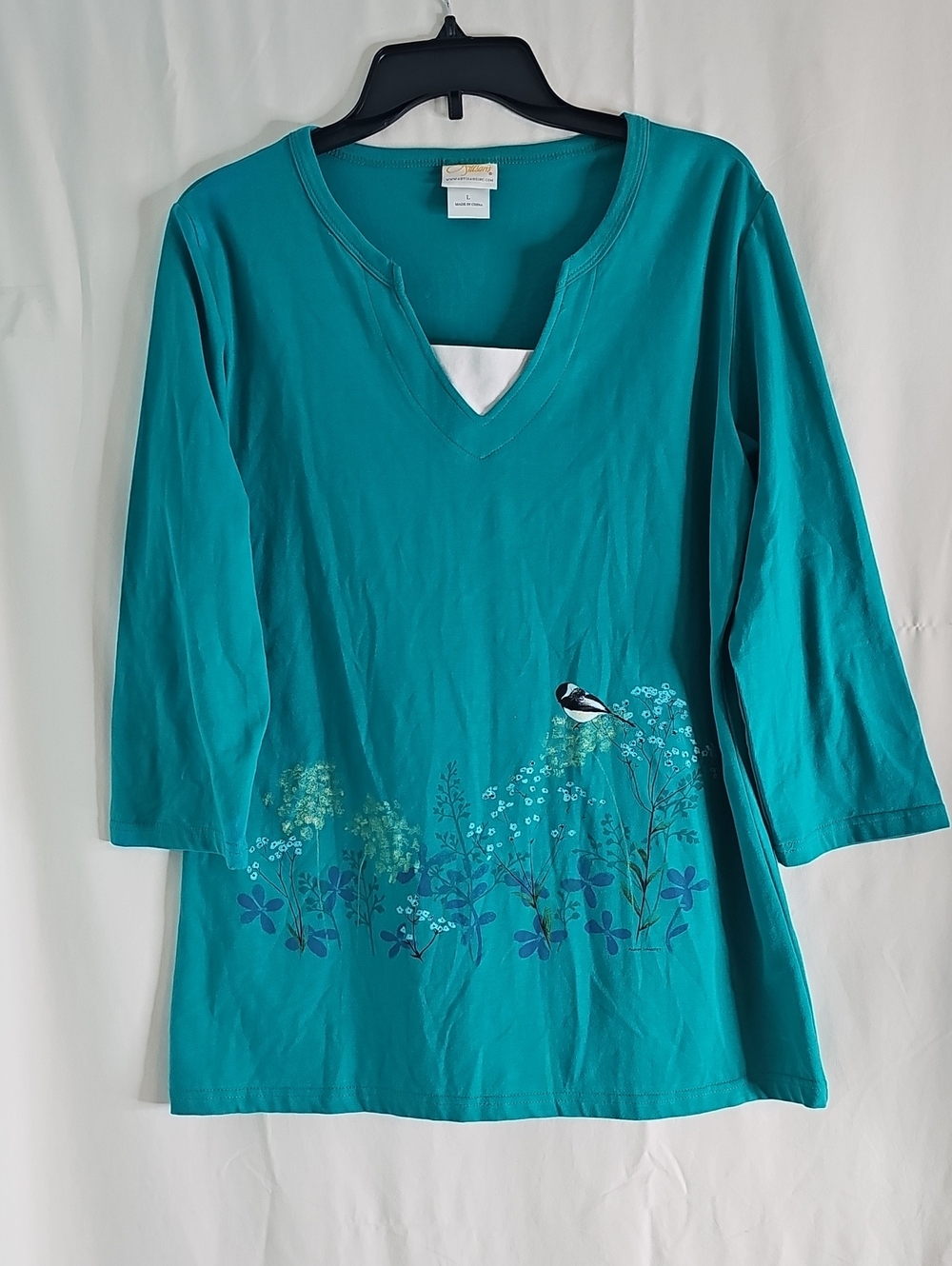 Artisans Women's Teal V-Neck Long Sleeve Top with Floral & Bird Print